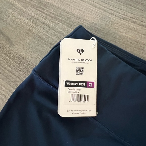 Women’s best Essential Shorts - Picture 5 of 5